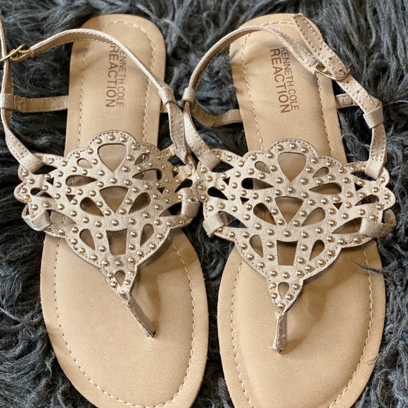 Almost New Kenneth Cole Reaction Flat Sandals 6.5 - Picture 6 of 7